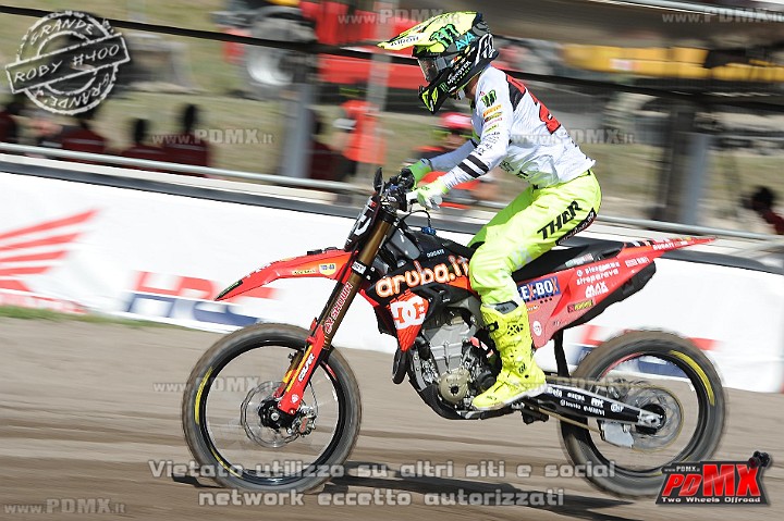 ROB_4332 (Copy).JPG